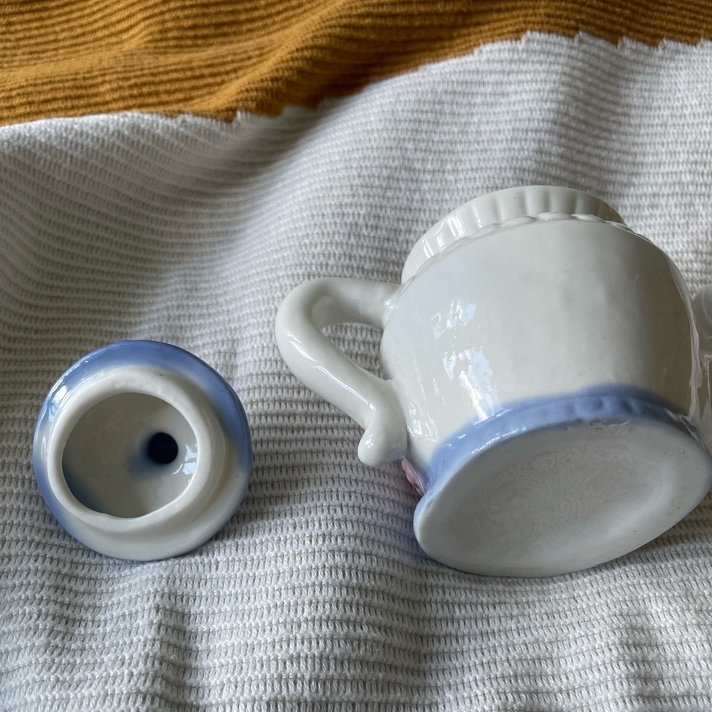 Mini Teapot 🫖 - Picture 3 of 7
